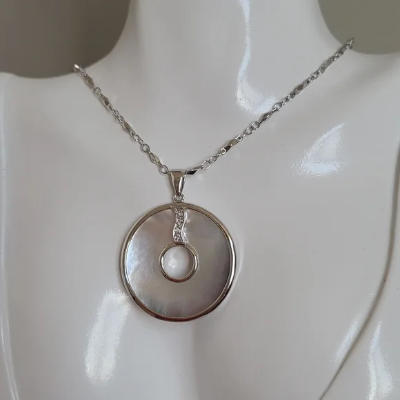 Vintage Long Chain Silver White Mother Pearl Shell Circle Boho Pendant Necklace - Picture 3 of 16